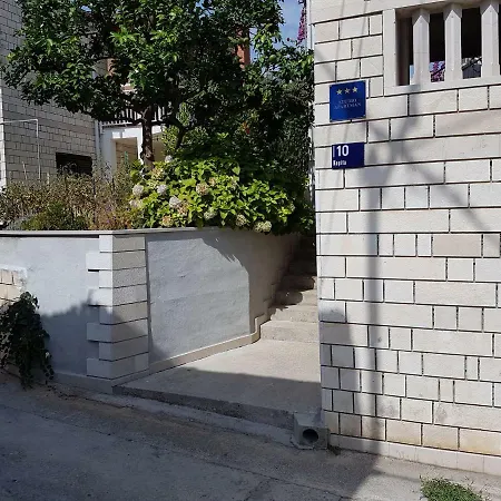 Apartment Riva Sumartin